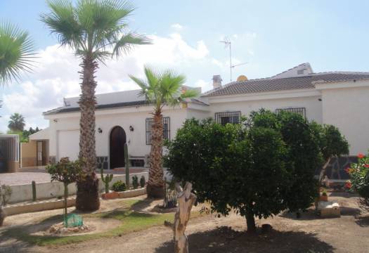 Resale - Finca / Country Property - Los Montesinos